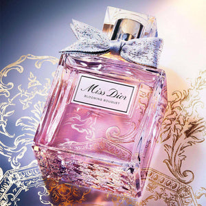 Miss Dior Blooming Bouquet EDP kvepalų buteliukas – švelnus bijūnų ir rožių gėlinis aromatas moterims, Aroma Tale